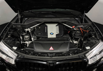 Подержанный автомобиль BMW X5 2014 года (10 фото)