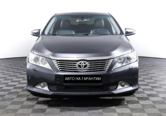 Подержанный автомобиль Toyota Camry Sedan 2014 года (2 фото)