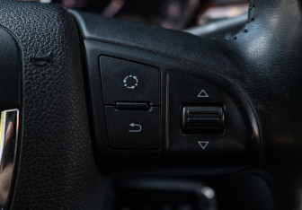 Подержанный автомобиль Skoda Superb Liftback 2012 года (18 фото)