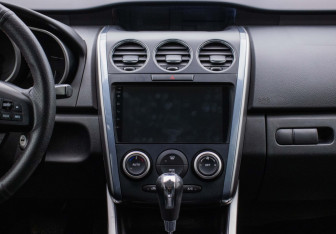 Подержанный автомобиль Mazda CX-7 2011 года (14 фото)