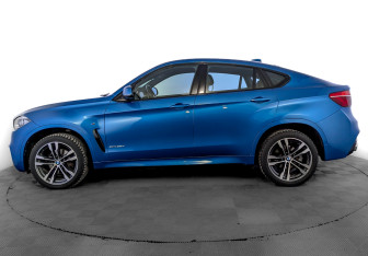 Подержанный автомобиль BMW X6 2018 года (8 фото)