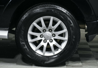 Подержанный автомобиль Mitsubishi Pajero 2017 года (5 фото)