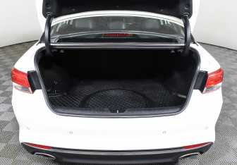 Подержанный автомобиль Kia Optima Sedan 2017 года (16 фото)