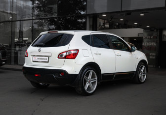 Подержанный автомобиль Nissan Qashqai 2012 года (4 фото)