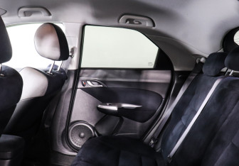 Подержанный автомобиль Honda Civic Hatchback 2008 года (8 фото)
