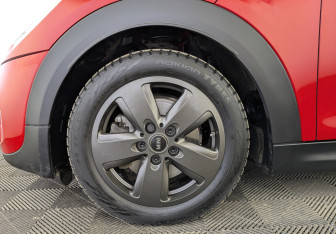 Подержанный автомобиль MINI Hatch 2020 года (12 фото)