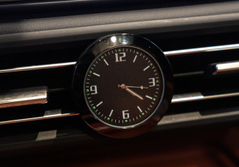 Подержанный автомобиль LiXiang L6 2024 года (14 фото)