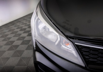 Подержанный автомобиль Kia Rio Hatchback 2021 года (17 фото)