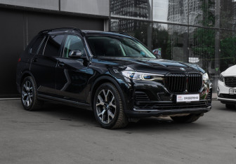 Подержанный автомобиль BMW X7 2020 года (3 фото)
