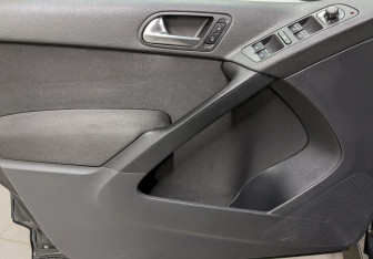 Подержанный автомобиль Volkswagen Tiguan 2010 года (11 фото)