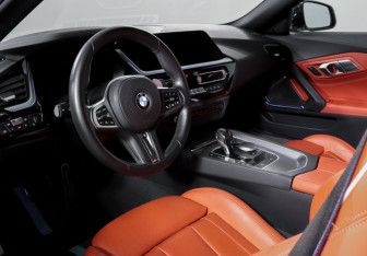 Подержанный автомобиль BMW Z4 Roadster 2021 года (11 фото)