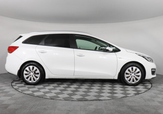 Подержанный автомобиль Kia Ceed Wagon 2018 года (4 фото)