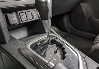 Подержанный автомобиль Toyota Auris Hatchback 2013 года (26 фото)