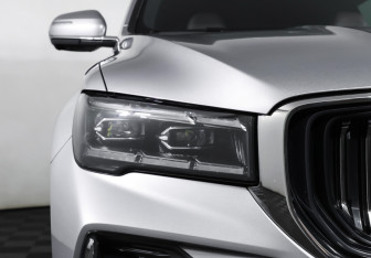 Подержанный автомобиль Geely Monjaro 2024 года (25 фото)