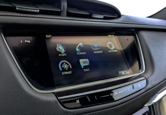 Подержанный автомобиль Cadillac XT5 2016 года (25 фото)