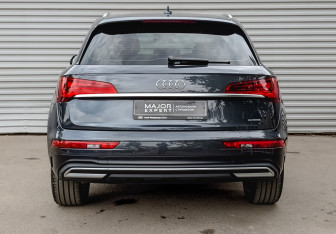 Подержанный автомобиль Audi Q5 2021 года (6 фото)