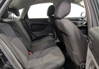 Подержанный автомобиль Ford Focus Hatchback 2010 года (18 фото)