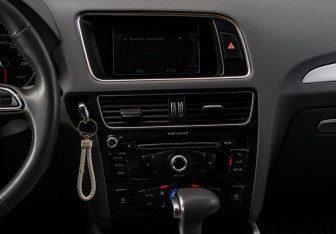 Подержанный автомобиль Audi Q5 2014 года (12 фото)