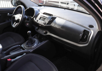 Подержанный автомобиль Kia Sportage 2012 года (8 фото)