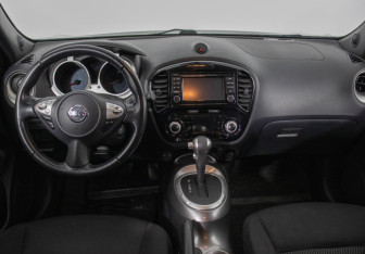 Подержанный автомобиль Nissan Juke 2015 года (13 фото)