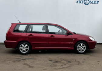 Подержанный автомобиль Mitsubishi Lancer Wagon 2007 года (4 фото)