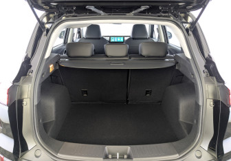 Новый Москвич 3 2025 (8 фото)