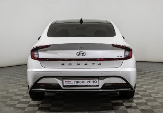 Подержанный автомобиль Hyundai Sonata 2019 года (6 фото)
