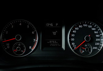 Подержанный автомобиль Volkswagen Jetta Sedan 2010 года (11 фото)