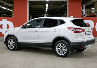 Подержанный автомобиль Nissan Qashqai 2016 года (7 фото)