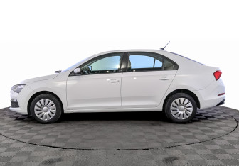 Подержанный автомобиль Skoda Rapid Liftback 2022 года (8 фото)