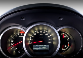 Подержанный автомобиль Suzuki Grand Vitara 2012 года (13 фото)