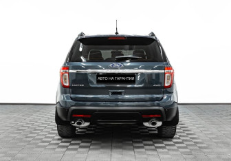 Подержанный автомобиль Ford Explorer 2013 года (4 фото)