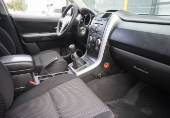 Подержанный автомобиль Suzuki Grand Vitara 2006 года (11 фото)