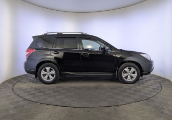 Подержанный автомобиль Subaru Forester Suv 2014 года (4 фото)