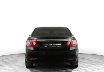 Подержанный автомобиль Chevrolet Epica 2008 года (6 фото)