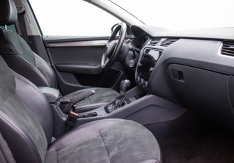 Подержанный автомобиль Skoda Octavia Liftback 2019 года (9 фото)