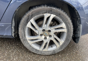 Подержанный автомобиль Volvo S60 2010 года (12 фото)