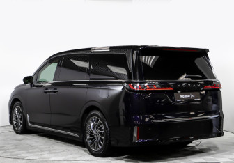 Подержанный автомобиль Voyah Dream 2023 года (5 фото)