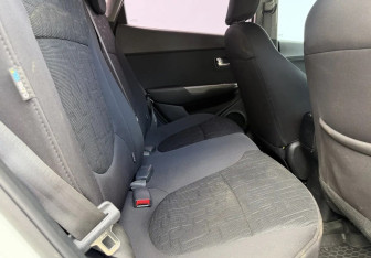 Подержанный автомобиль Kia Rio Sedan 2015 года (11 фото)