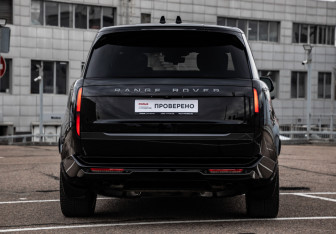 Подержанный автомобиль Land Rover Range Rover 2025 года (6 фото)