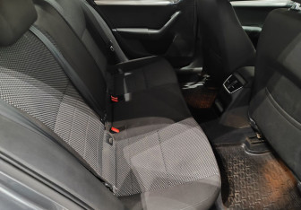 Подержанный автомобиль Skoda Octavia Liftback 2014 года (11 фото)