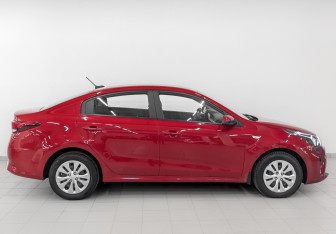 Подержанный автомобиль Kia Rio Sedan 2021 года (4 фото)