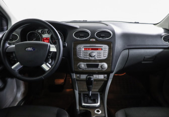 Подержанный автомобиль Ford Focus Wagon 2008 года (10 фото)