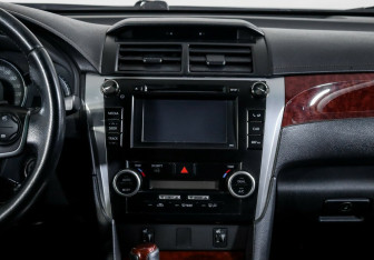 Подержанный автомобиль Toyota Camry Sedan 2013 года (11 фото)