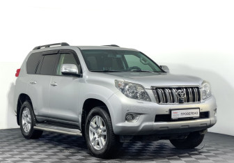 Подержанный автомобиль Toyota Land Cruiser Prado 2012 года (3 фото)
