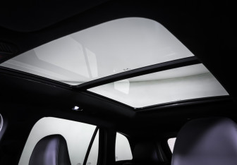 Подержанный автомобиль Geely Monjaro 2023 года (18 фото)