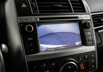 Подержанный автомобиль Toyota Verso 2013 года (12 фото)