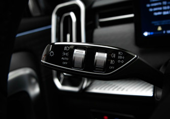 Подержанный автомобиль Jaecoo J7 2023 года (12 фото)