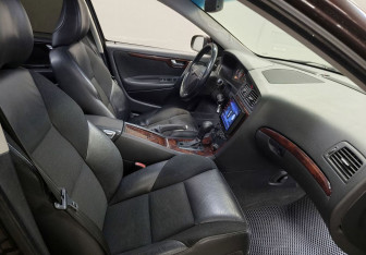Подержанный автомобиль Volvo S60 2007 года (9 фото)