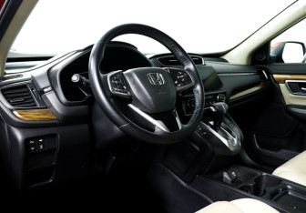 Подержанный автомобиль Honda CR-V 2019 года (11 фото)